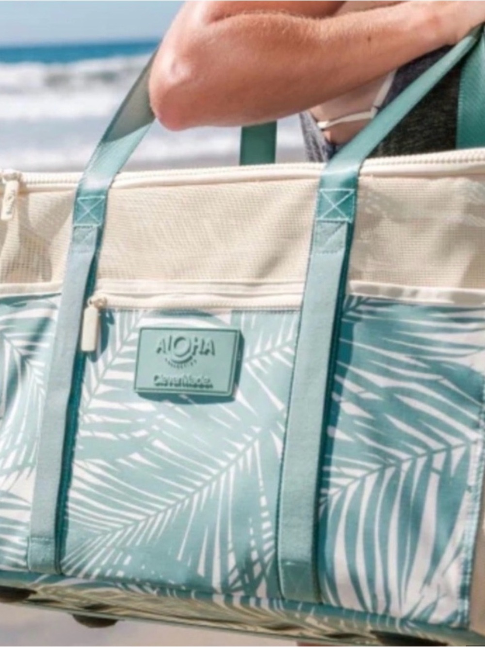 ALOHA Collection CleverMade
Collapsible Beach Tote NWT